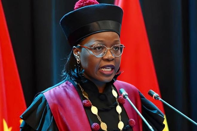 Laurinda Cardoso, Presidente do Tribunal Constitucional, alvo de queixa-crime