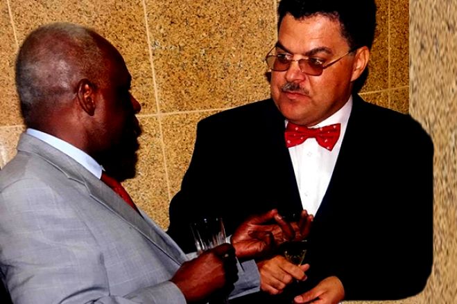 AAA é negócio arranjado por JES para ajudar a família de Agostinho Neto