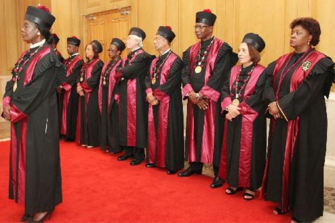 João Lourenço "obrigado" a mexer nos tribunais, procuradoria e provedoria de justiça