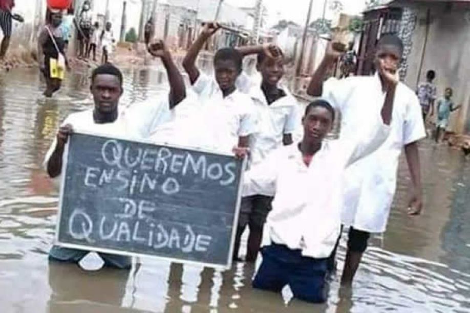 Membros do Movimento de Estudantes Angolanos em greve de fome devido à paralisação das aulas