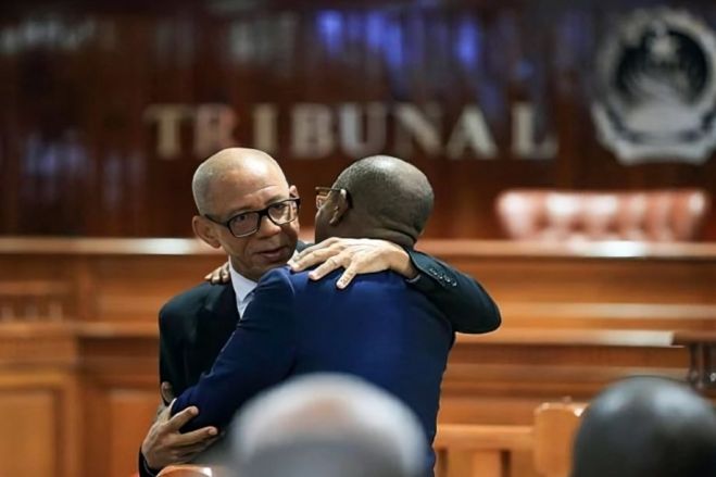 Supremo absolve general "Kopelipa" de todos os crimes e condena "Dino" a 5 anos e seis meses de prisão