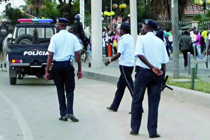Polícia angolana impede vigília em Luanda que pede às autarquias