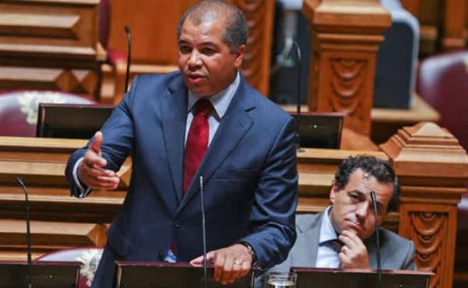 Hélder Amaral: "Há sinais de mudança no MPLA que é preciso proteger"