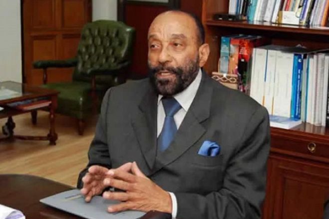 Exonerado embaixador Hermínio Escórcio entre as "mexidas" no corpo diplomático