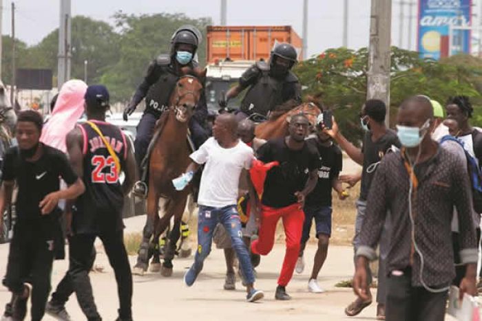 Governo angolano abre inquérito após atos de vandalismo na festa do título de campeão