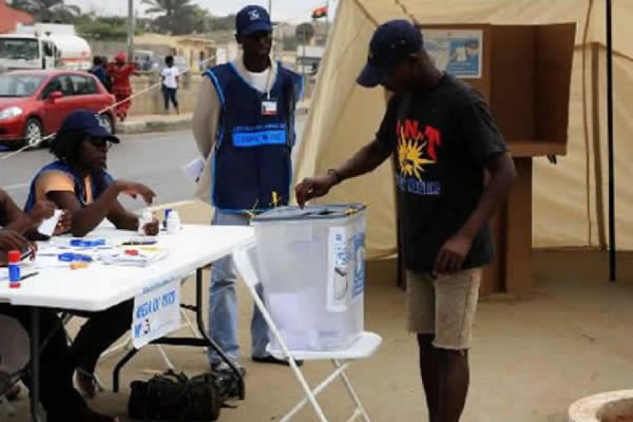 Eleições gerais angolanas sem voto antecipado devido a &quot;desafios logísticos