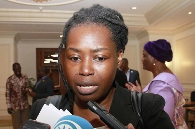 Mihaela Webba revela que desde 2012 não usa crachá de deputado da AN igual à bandeira do MPLA