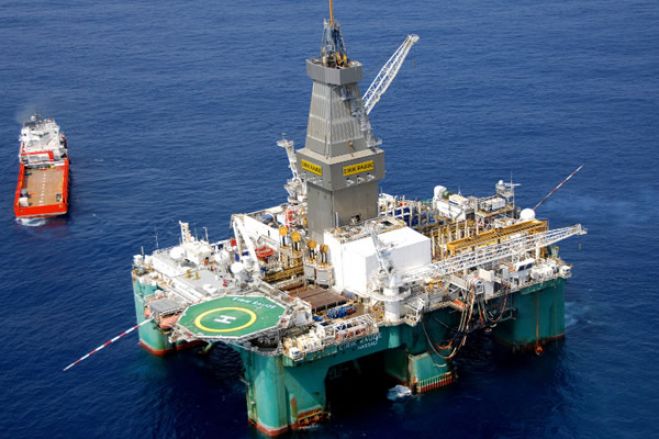 Governo angolano retira concessão de bloco petrolífero da ENI e Sonangol