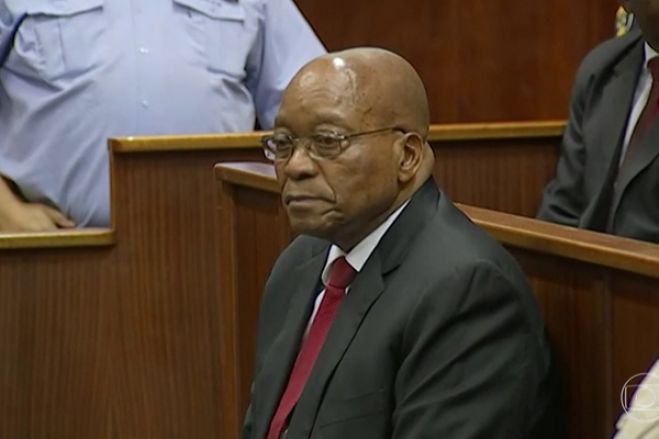 Ex-Presidente da África do Sul Jacob Zuma vai mesmo ser julgado por corrupção