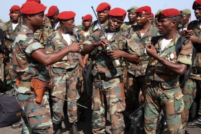 Tropas Especiais Angolanas na foto