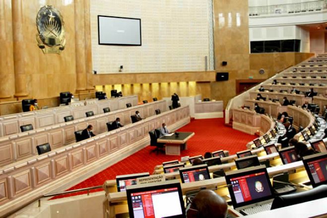 Parlamento angolano quer responsabilização dos gestores por falta de prestação de contas