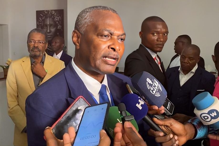 PRA-JA Servir Angola aceita coligação em 2027 mas &quot;nunca agregação” - Chivukuvuku