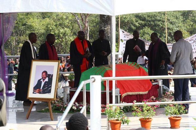 Restos mortais de Jonas Savimbi já repousam em Lopitanga