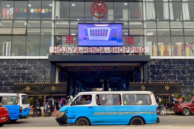 Comerciantes fazem contas à vida entre relatos de medo enquanto Luanda tenta regressar à rotina