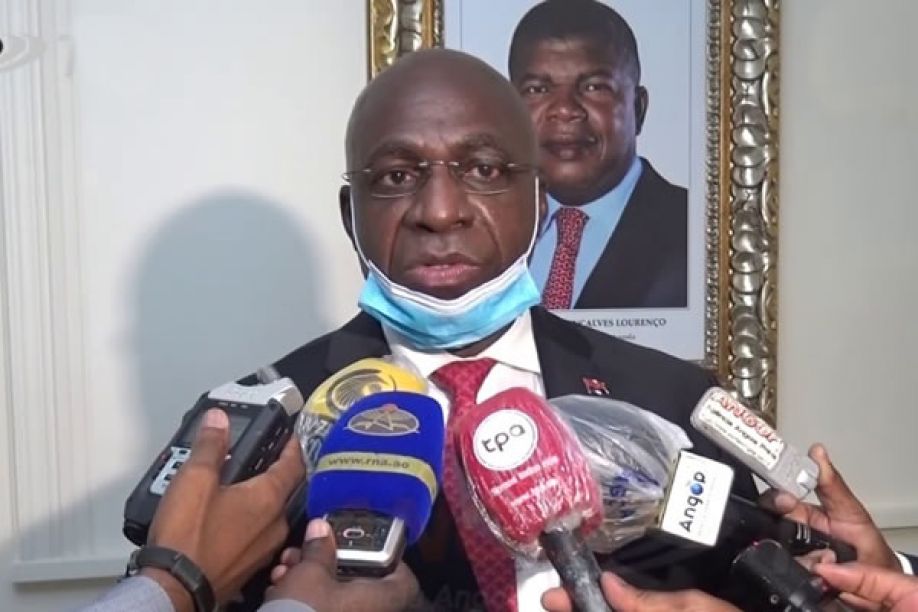 Decisão sobre tratamento médico de ex-PR é da família - Governo de Angola