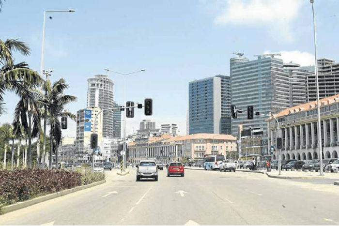 Covid-19: Estado de emergência em Luanda começa de forma ligeira