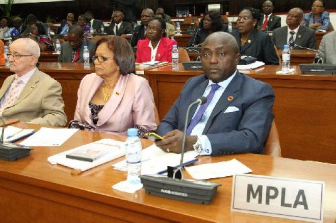 Parlamentares do MPLA acusaram Parlamento Europeu de denegrir a imagem do país