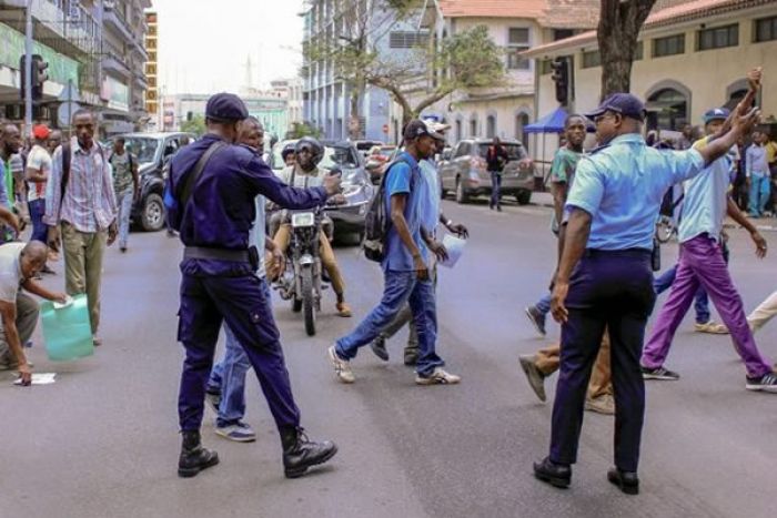 Polícia angolana impede manifestação em apoio a Eduardo dos Santos