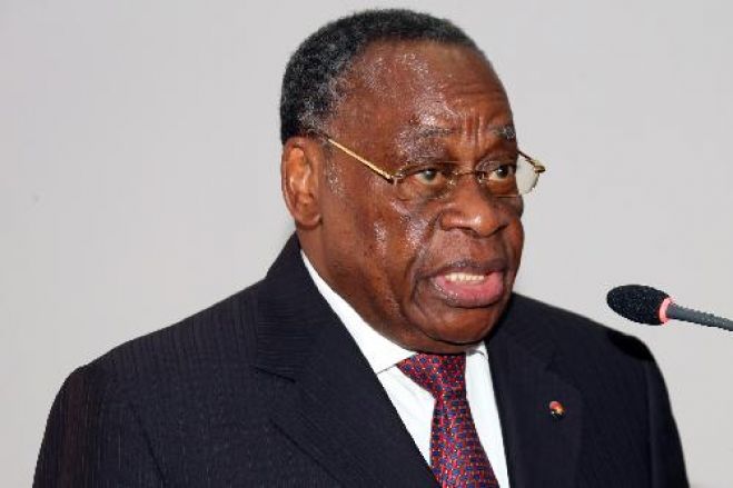 Candidatura de Eduardo dos Santos ao MPLA é a "mais acertada"