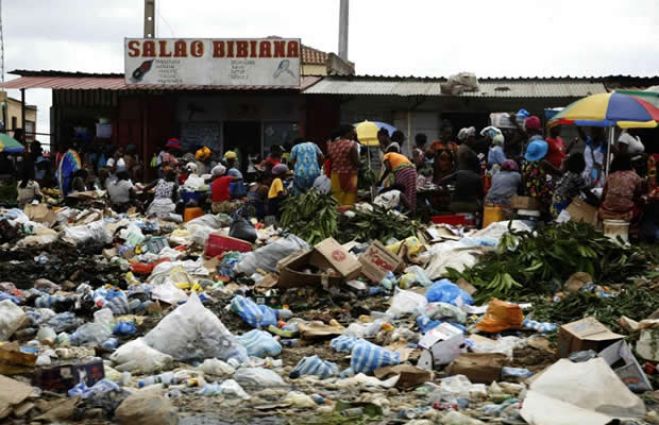 Crise de saúde pública em Angola atribuída a lixo acumulado e carências nos hospitais