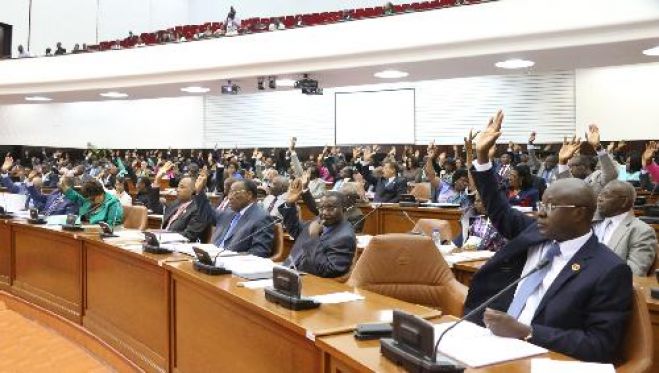 Assembleia Nacional aprova lei sobre branqueamento de capitais
