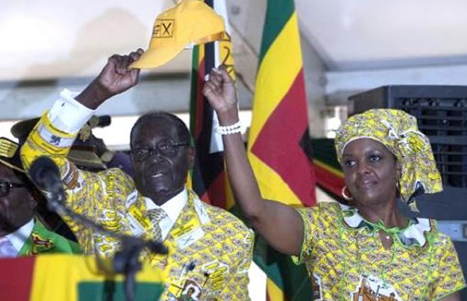 Polícia levado a tribunal por alegado insulto a Mugabe e sua mulher