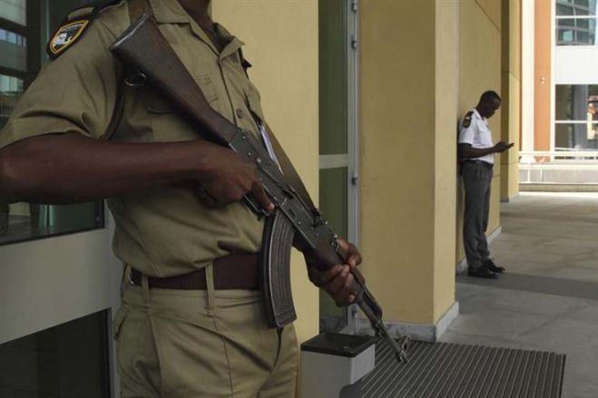 Governo compra armas para empresas privadas de segurança por 2,8 milhões de dólares