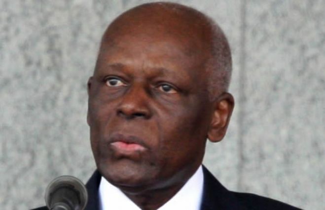 José Eduardo dos Santos celebra 40 anos da independência de Angola sob pressão