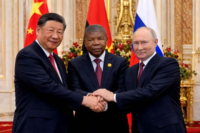Estudo acusa China e Rússia de explorarem fragilidades do sistema autoritário em Angola