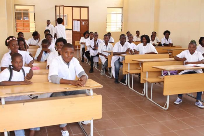 Angola rumo a uma educação fracassada