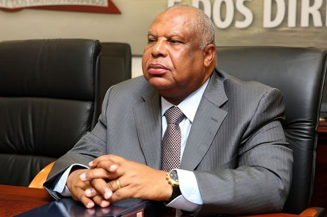 PGR acusa Higino Carneiro de peculato e branqueamento de capitais