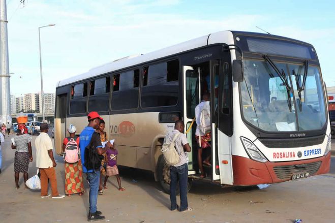 Transportadoras de passageiros públicas e privadas retomam operações em Luanda