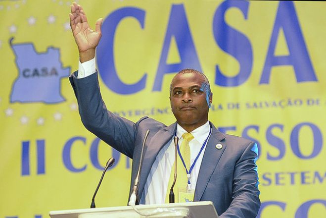 Militantes da CASA-CE na Huíla dizem-se ao lado de Chivukuvuku