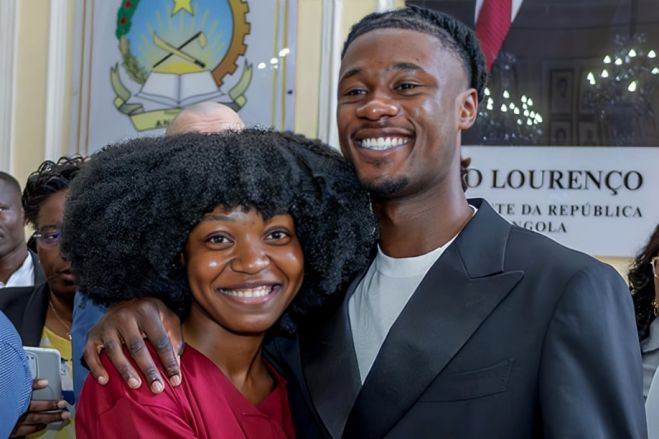 Camavinga está em Luanda para construir academia de futebol e escola para jovens