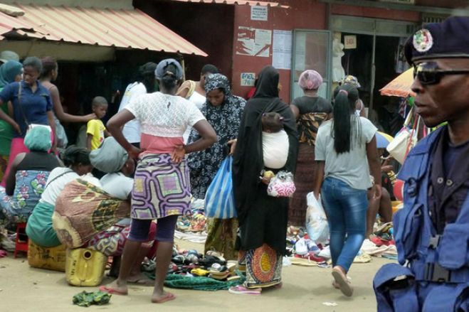 Protestos como os de "zungueiras" vão continuar mesmo com bastonadas - UNITA