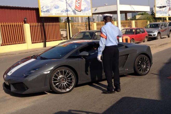 Angola arresta aviões, prédios em Wall Street e Dubai, um Lamborghini e um SPA