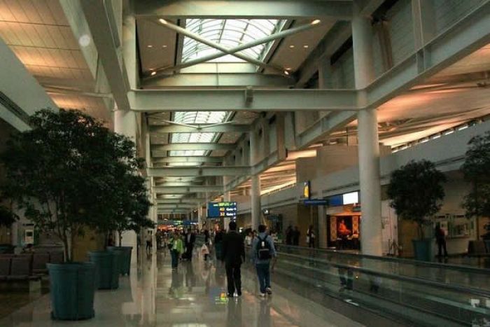 Família angolana vive há 60 dias no principal aeroporto sul-coreano