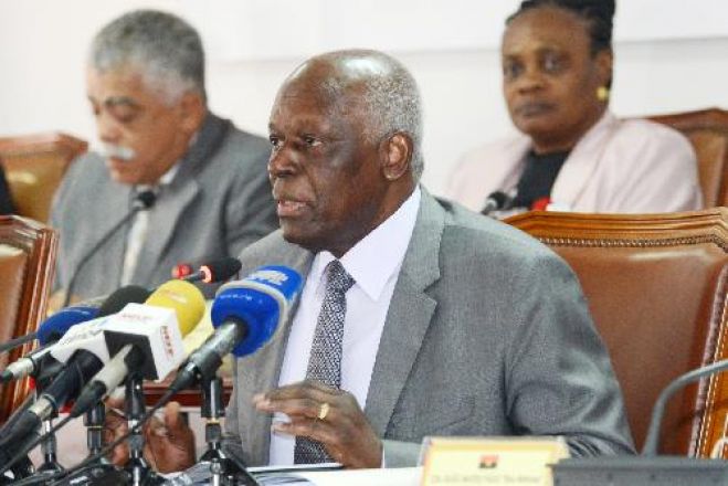Angola realiza eleições gerais em agosto de 2017 — PR José Eduardo dos Santos