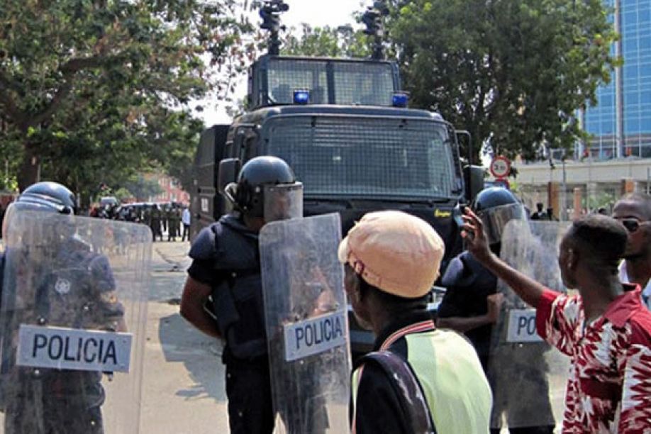 Trabalhadores da ELISAL denunciam repressão policial durante segundo dia de greve