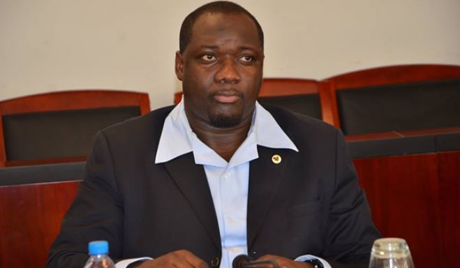 Rafael Savimbi diz dispensar ‘’muleta’’ do pai para chegar à liderança da UNITA
