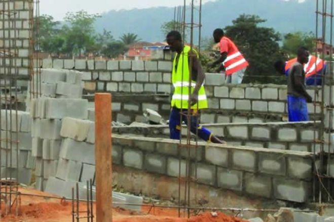 Coronavírus: Setor da construção em Angola já sente impacto - economista
