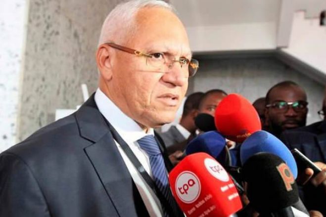 Ministro defende "governação sustentável" e "não o improviso de 40 anos"