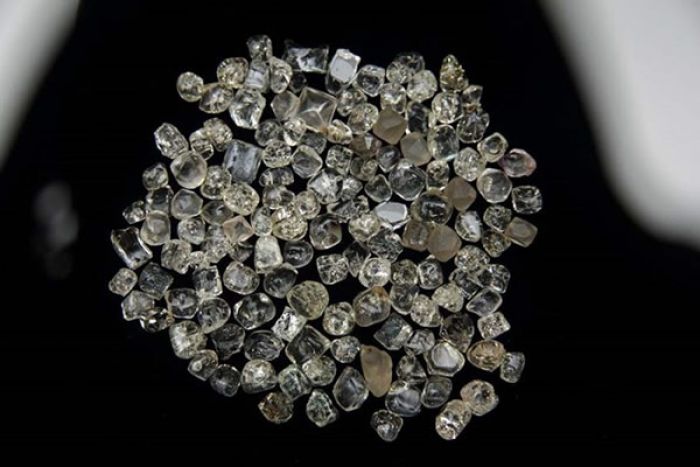Sodiam realiza leilão de 46 diamantes especiais, seis dos quais do Lulo