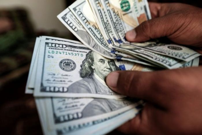Taxa de câmbio mais alta de sempre nas kinguilas próxima de custo final de transferências bancárias