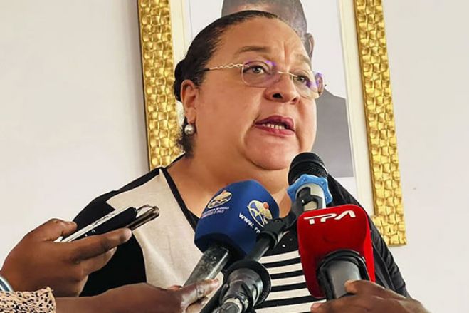 Ministra considera irrealista salário mínimo de 250 mil kwanzas