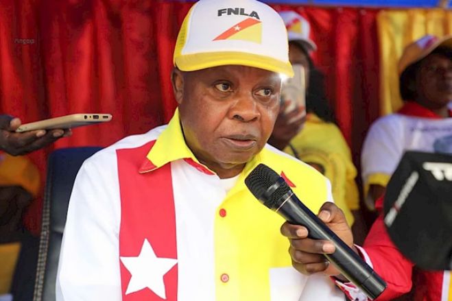 Lider da FNLA, Nimi a Simbi pode ser destituído do partido