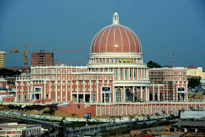 Parlamento angolano vota hoje leis eleitorais