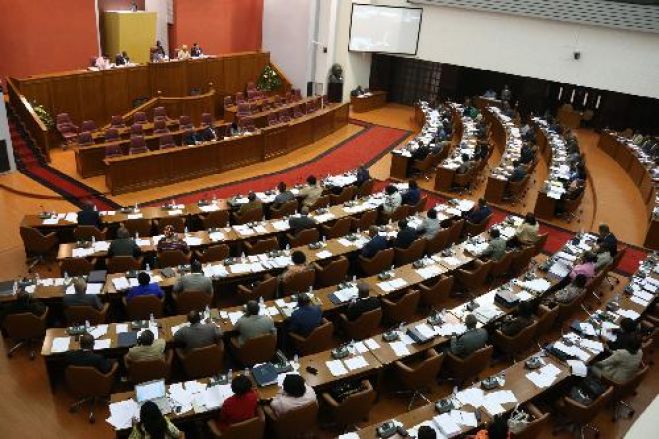 Parlamento discute proposta para transmissão de debates na TV
