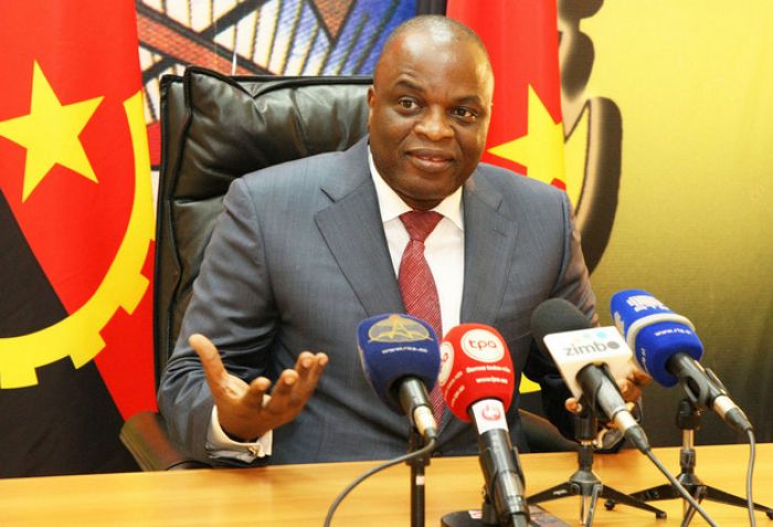 As rochas do ministro das Telecomunicações e Tecnologias de Informação de Angola