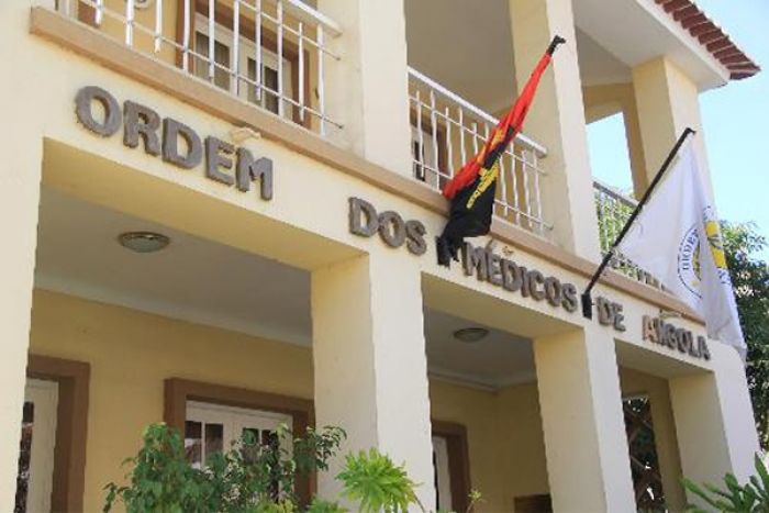 Assembleia Geral da Ordem dos Médicos angolanos “vai lavar roupa suja” da classe